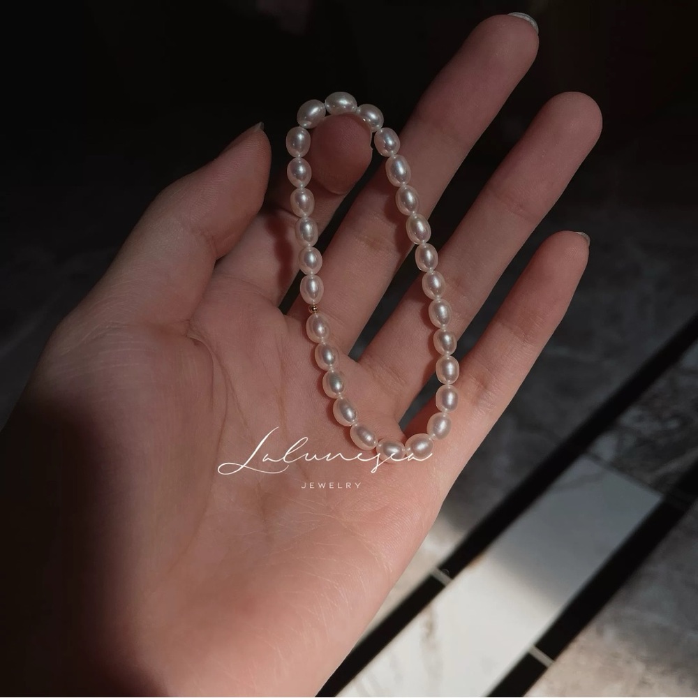 Freshwater Pearl Bracelet with 18k Gold Plated Bead